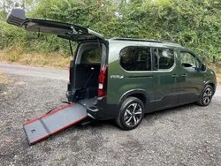 Green New 2024 Peugeot Rifter Allure MPV | £24,995 (A bit pricey)