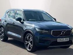 Denim blue Used 2022 Volvo XC40 Inscription SUV | £21,725 (Fair price)