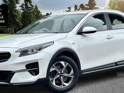 White Used 2022 Kia XCeed SUV | £13,495 (Fair price)