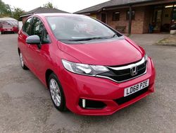 Red Used 2018 Honda Jazz SE Hatchback | £8,799 (Fair price)