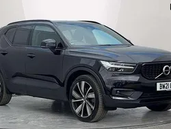 Onyx black Used 2021 Volvo XC40 R-Design Pro SUV | £23,791 (Fair price)