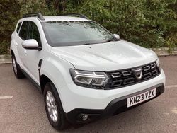 Glacier white Used 2022 Dacia Duster Comfort SUV | £14,595 (Fair price)