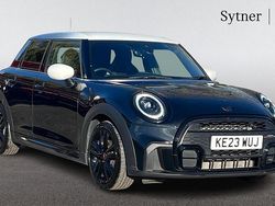 Black Used 2023 Mini Cooper Hatch Hatchback | £24,000 (A bit pricey)