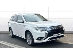 White Used 2019 Mitsubishi Outlander P-HEV SUV | £14,776 (Fair price)