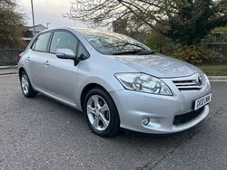 Silver Used 2010 Toyota Auris Hatchback | £2,995 (Fair price)