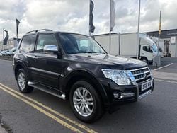 Black Used 2016 Mitsubishi Shogun Warrior SUV | £18,495 (Fair price)