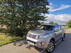 Grey Used 2017 Nissan Navara Tekna Pickup | £15,495 (Fair price)