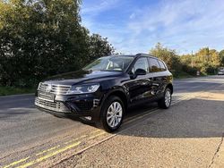 Black Used 2016 VW Touareg S SUV | £11,995 (A bit pricey)