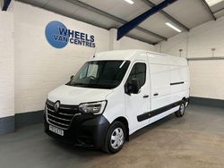 White Used 2023 Renault Master Business Van | £15,690 (Fair price)