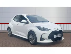 White Used 2023 Toyota Yaris Hybrid Hatchback | £15,932 (Good price)