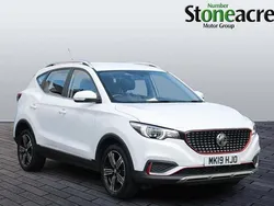 White Used 2019 MG ZS Sedan | £9,995 (Fair price)