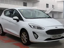 Frozen white Used 2019 Ford Fiesta Zetec Hatchback | £9,275 (Fair price)