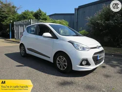 White Used 2015 Hyundai i10 Premium Hatchback | £5,500 (Fair price)