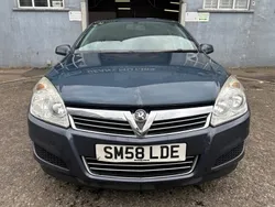 Blue Used 2009 Vauxhall Astra Club Hatchback | £2,150 (Good price)