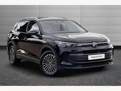 Black Used 2025 VW Tiguan Match SUV | £32,450 (Fair price)