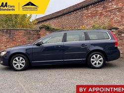Blue Used 2014 Volvo V70 Business Edition Estate | £9,995 (Fair price)