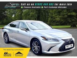 Silver Used 2022 Lexus ES300H Sedan | £18,490