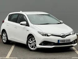 White Used 2018 Toyota Auris Hybrid Hatchback | £9,495 (Fair price)
