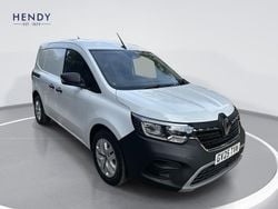 Mineral white New 2025 Renault Kangoo MPV | £14,999 (Super price)
