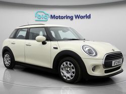 White Used 2021 Mini ONE Comfort Hatchback | £12,200 (Fair price)