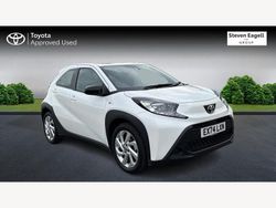 White Used 2024 Toyota Aygo X PURE SUV | £15,874
