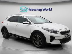 White Used 2019 Kia XCeed SUV | £11,200 (Fair price)
