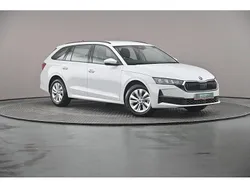 Moon white metallic New 2025 Skoda Octavia SE Technology Estate | £24,600 (Good price)