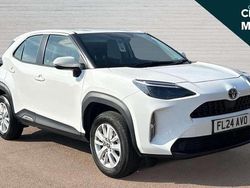 White Used 2024 Toyota Yaris Cross SUV | £21,407 (Good price)