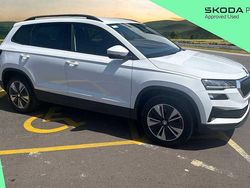 Moon white metallic Used 2023 Skoda Karoq SE Drive SUV | £21,950 (Fair price)