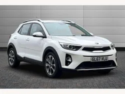 Clear white Used 2018 Kia Stonic 2 SUV | £9,495 (Fair price)