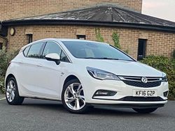 White Used 2016 Vauxhall Astra SRi Hatchback | £5,090 (Fair price)