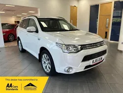 White Used 2015 Mitsubishi Outlander P-HEV SUV | £8,300 (Good price)