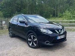 Black Used 2016 Nissan Qashqai N-Connecta SUV | £10,495 (Good price)