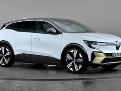 White/grey Used 2024 Renault Mégane Iconic Hatchback | £20,498 (Good price)