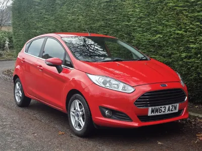 Usado Ford Fiesta Zetec 2014 Vermelho Citadino