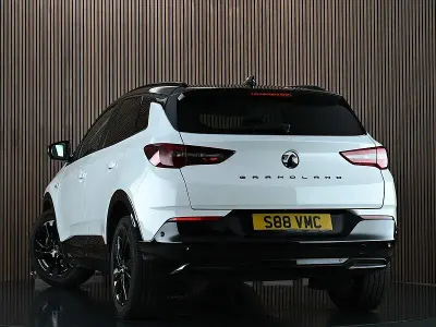 Used Vauxhall Grandland X GS Line 130 HP (95 kW) 2022 White SUV
