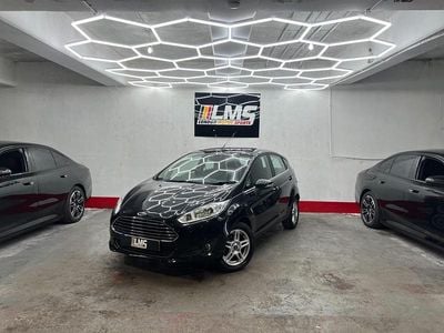Begagnad Ford Fiesta Zetec 125 HK (91 kW) 2013 Svart Halvkombi