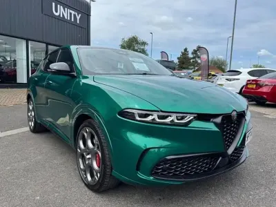 Begagnad Alfa Romeo Tonale 160 HK (117 kW) 2024 Grön SUV