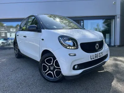 Used Smart ForFour Prime 71 HP (52 kW) 2016 White Hatchback