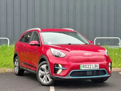 Usado Kia e-Niro 147 kW (201 HP) 2022 Vermelho SUV