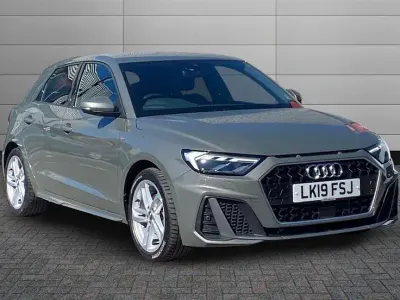 Begagnad Audi A1 S-Line 150 HK (110 kW) 2019 Grå SUV