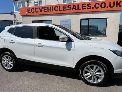 Used Nissan Qashqai Acenta Premium 131 HP (96 kW) 2014 White SUV