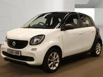 Used Smart ForFour Passion 90 HP (66 kW) 2018 Black Hatchback