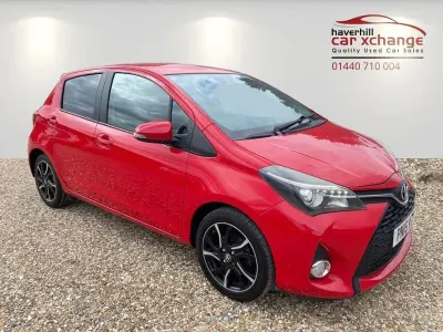 Used Toyota Yaris Sport 99 HP (72 kW) 2015 Red Hatchback