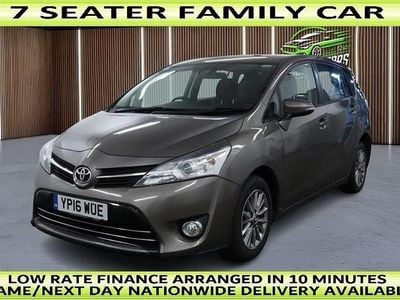 Usado Toyota Verso Multidrive S 147 HP (108 kW) 2016 Castanho Monovolume