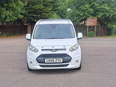 Used Ford Tourneo Connect Titanium 120 HP (88 kW) 2016 White MPV