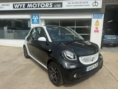 Used Smart ForFour Premium 2017 Black Hatchback