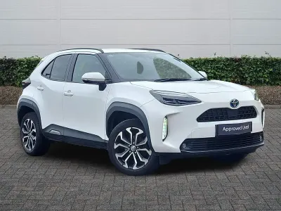 Used Toyota Yaris Hybrid Design 2023 White Estate