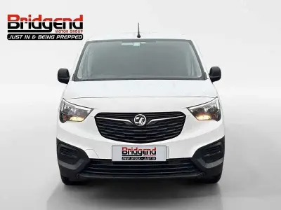 Used Vauxhall Combo Edition 100 HP (73 kW) 2020 White MPV