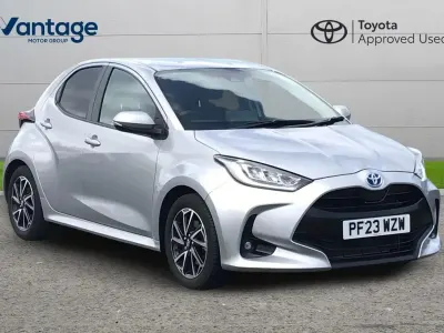 Used Toyota Yaris Design 113 HP (83 kW) 2023 Silver Hatchback